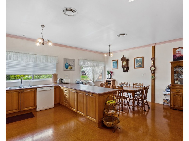 1 Hanlon Street, Newtown QLD 4350