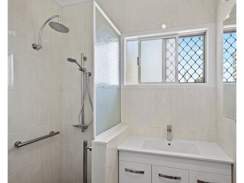 1 Hanlon Street, Newtown QLD 4350