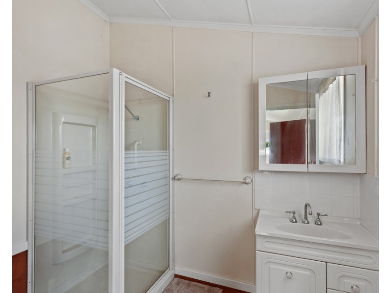1 Hanlon Street, Newtown QLD 4350