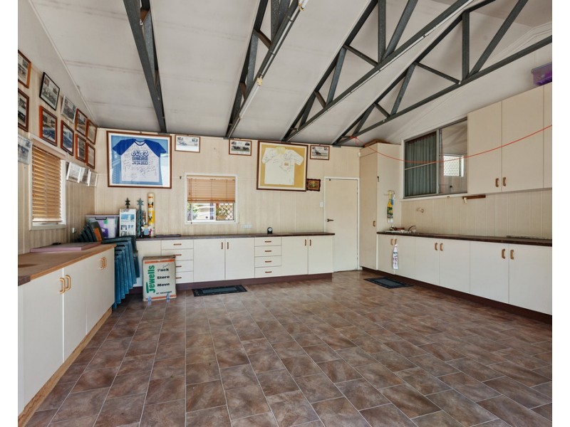 1 Hanlon Street, Newtown QLD 4350