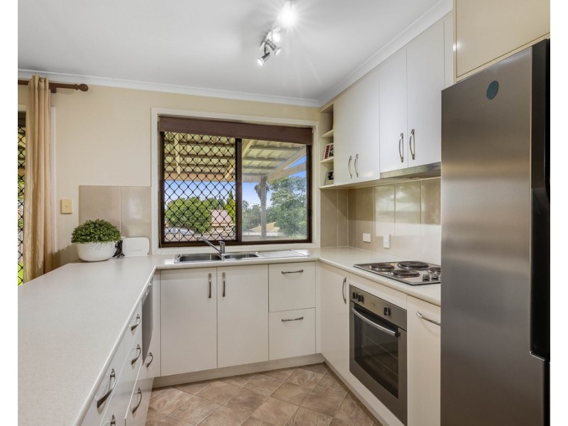 8 Bhutan Court, Newtown QLD 4350