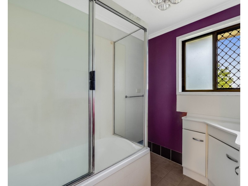 8 Bhutan Court, Newtown QLD 4350