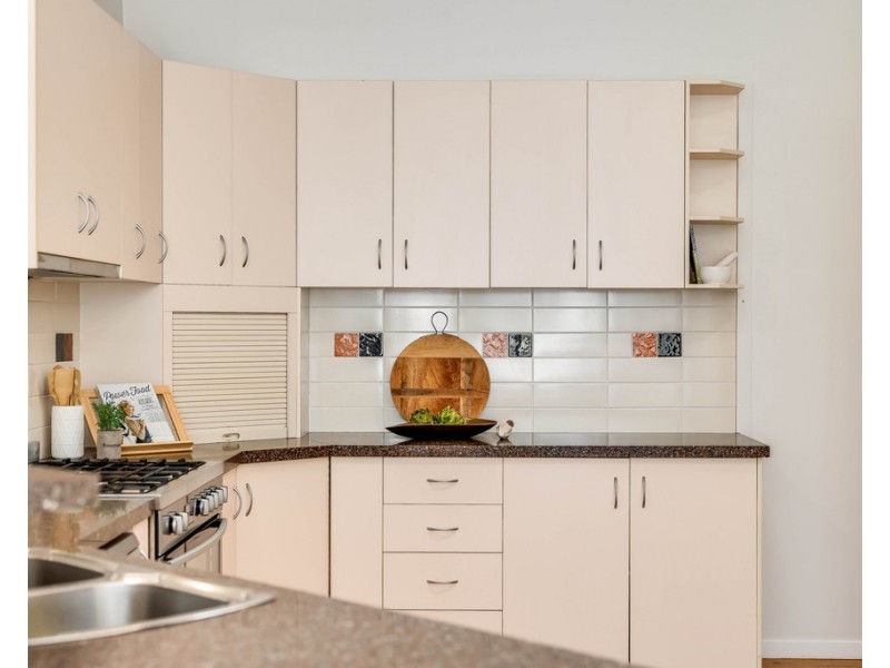 3 Rhyde Street, Mount Lofty QLD 4350