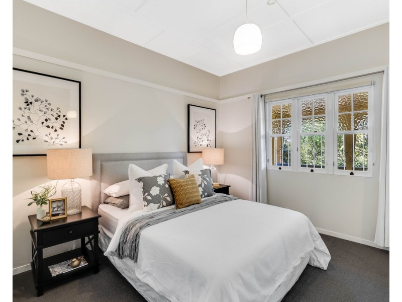 3 Rhyde Street, Mount Lofty QLD 4350
