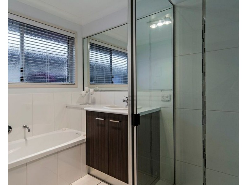 Unit 2/14-16 Salisbury Street, Darling Heights QLD 4350
