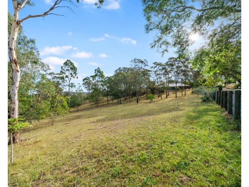 7 Vera Drive, Top Camp QLD 4350