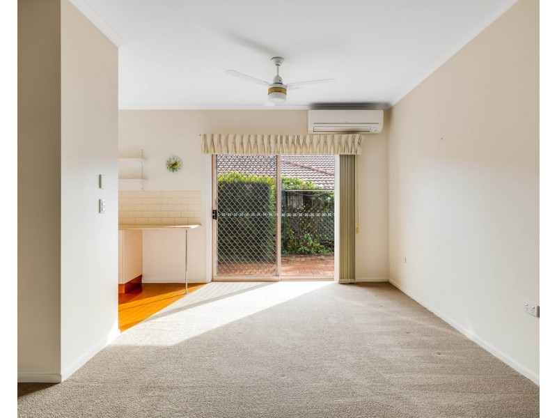 Villa 20 Glenfield Court, Middle Ridge QLD 4350