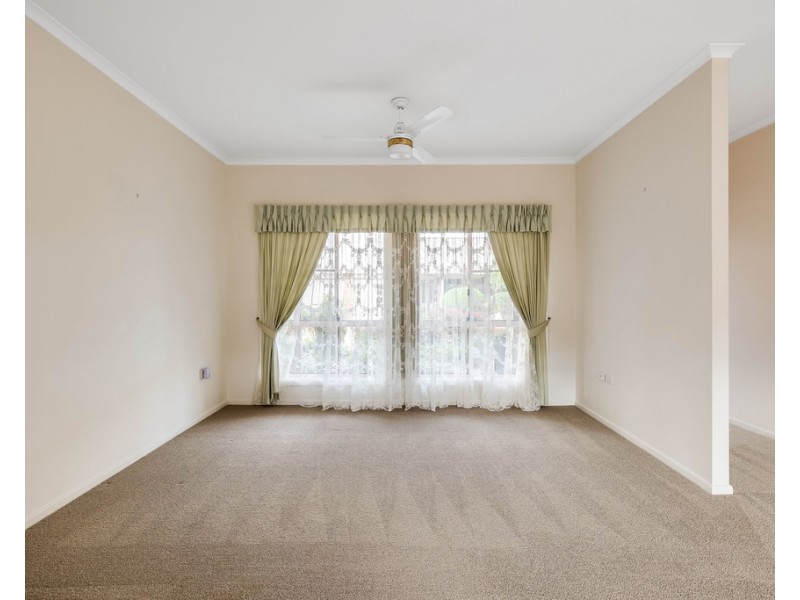 Villa 20 Glenfield Court, Middle Ridge QLD 4350