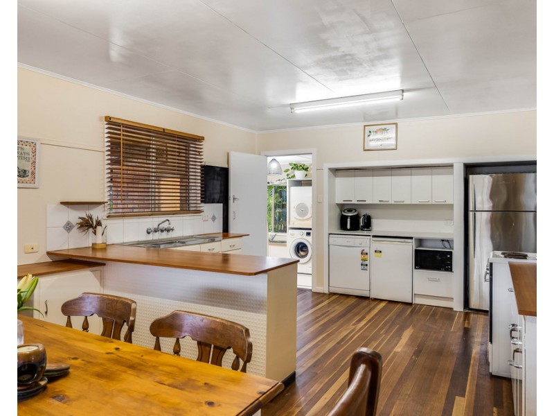 7 Berghofer Street, Rockville QLD 4350