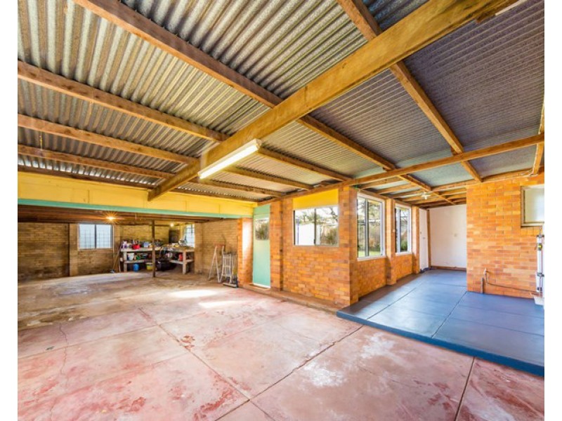 7 Berghofer Street, Rockville QLD 4350