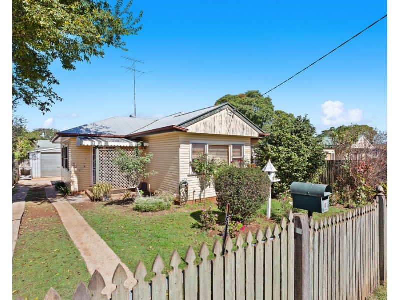 6 Shiel Street, Rangeville QLD 4350