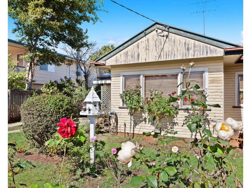 6 Shiel Street, Rangeville QLD 4350