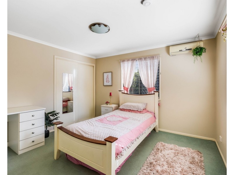 15 Palmer Drive, Highfields QLD 4352