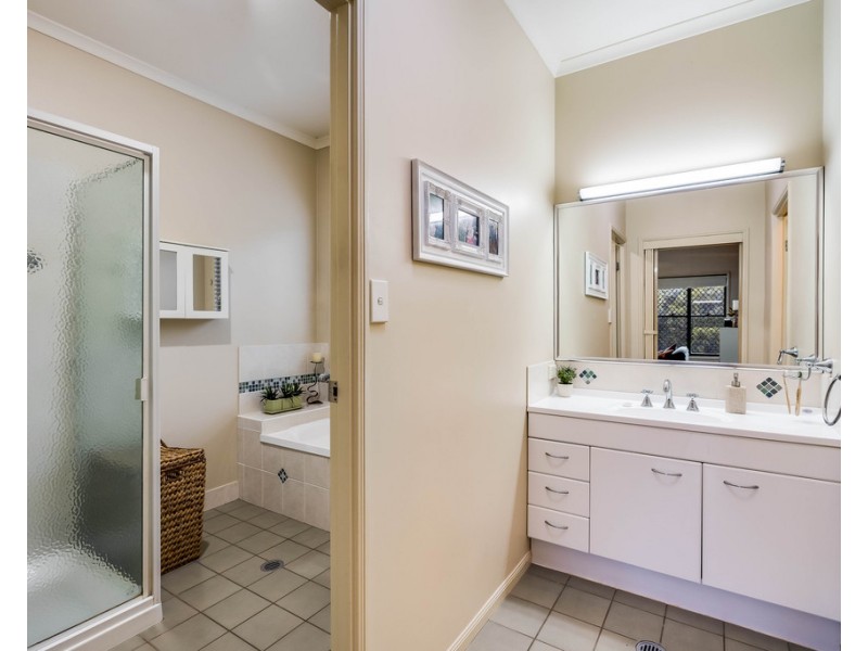 15 Palmer Drive, Highfields QLD 4352
