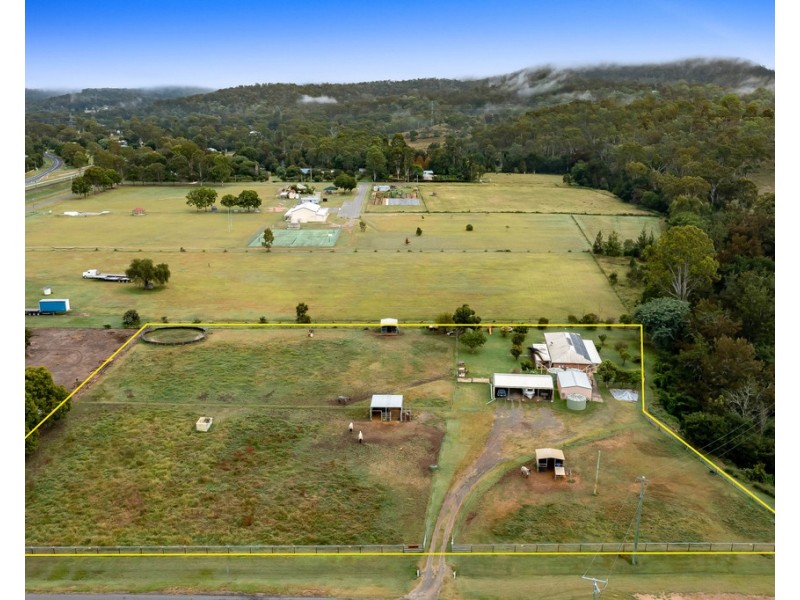 21 Penfolds Road, Murphys Creek QLD 4352