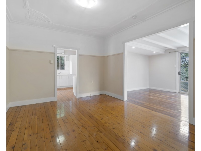28 Rhyde Street, Mount Lofty QLD 4350