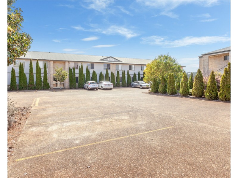 Unit 1/9 Uniplaza Court, Kearneys Spring QLD 4350