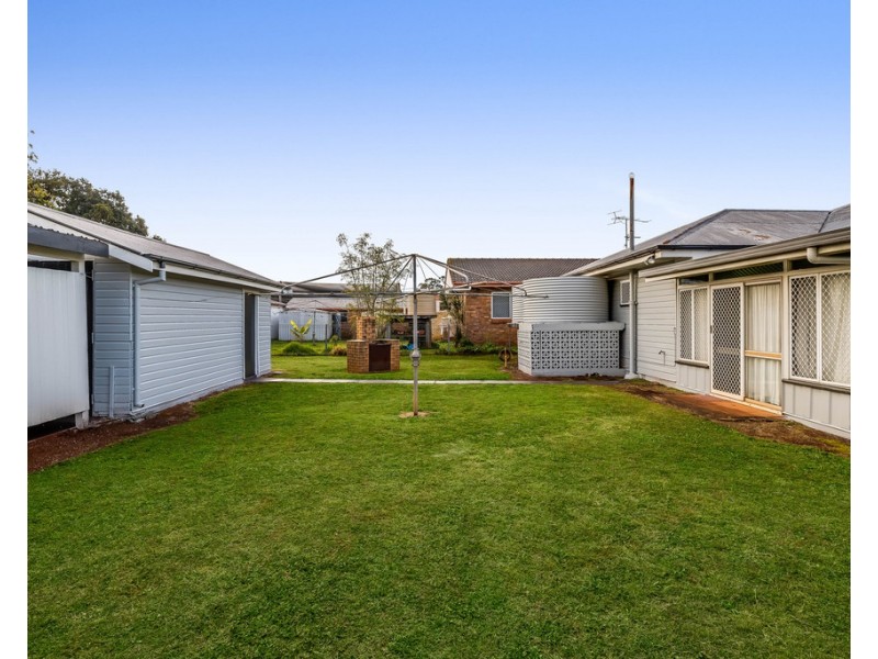 5a Welcombe Ave, Rockville QLD 4350