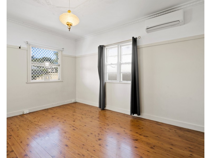 1 Cay Street, Newtown QLD 4350