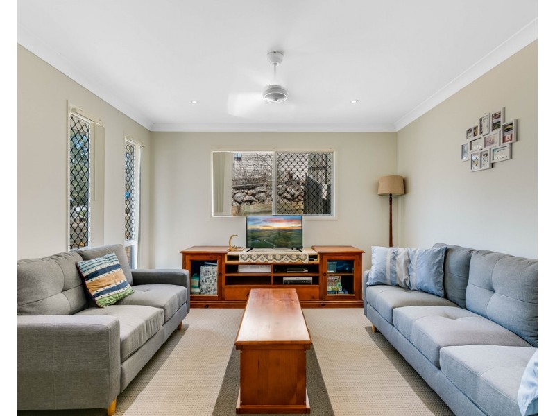 15 Adelaide Street, Cranley QLD 4350