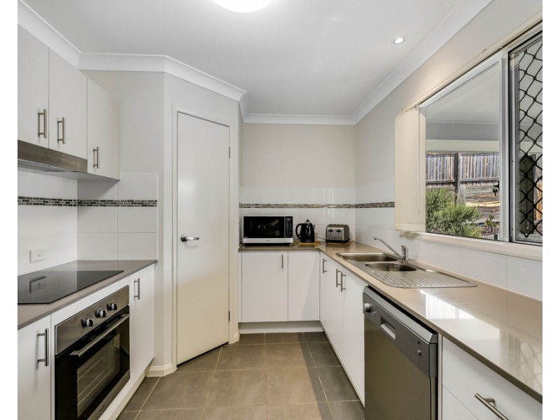 15 Adelaide Street, Cranley QLD 4350