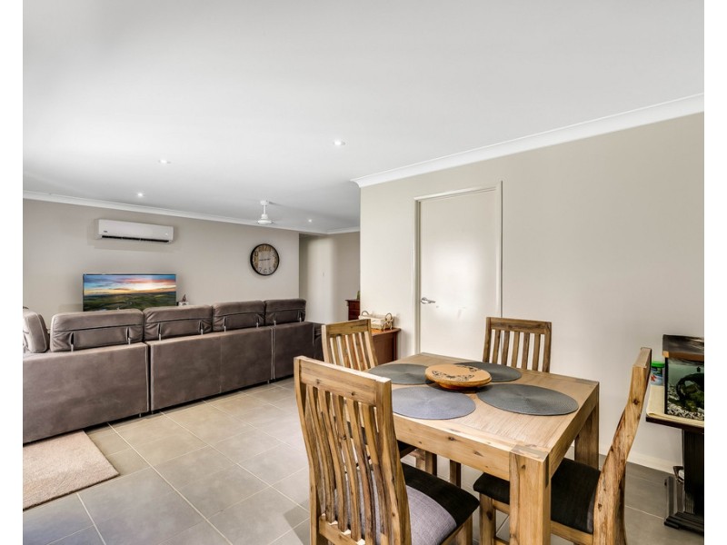 15 Adelaide Street, Cranley QLD 4350