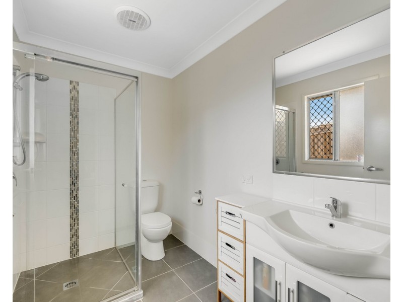 15 Adelaide Street, Cranley QLD 4350