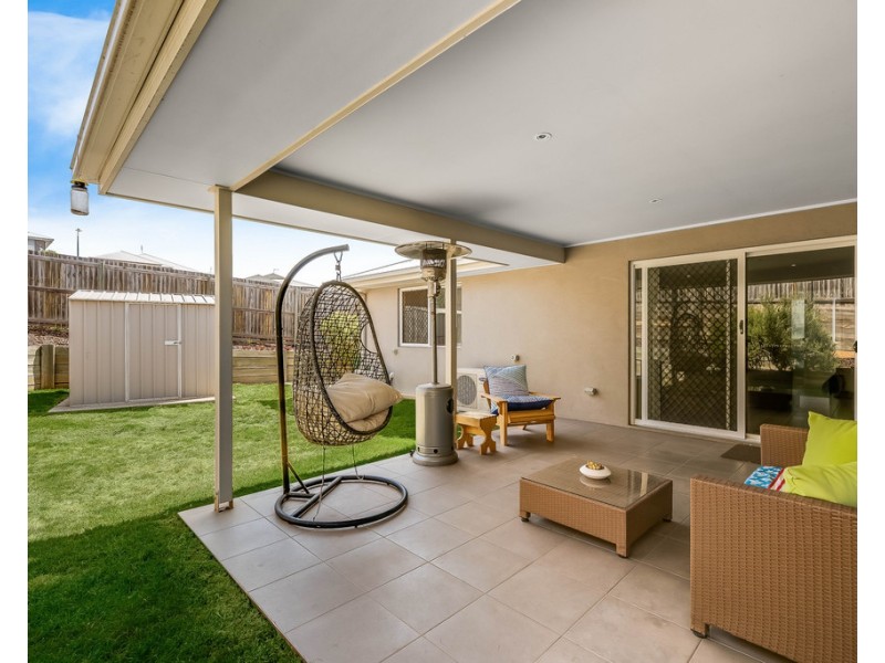 15 Adelaide Street, Cranley QLD 4350