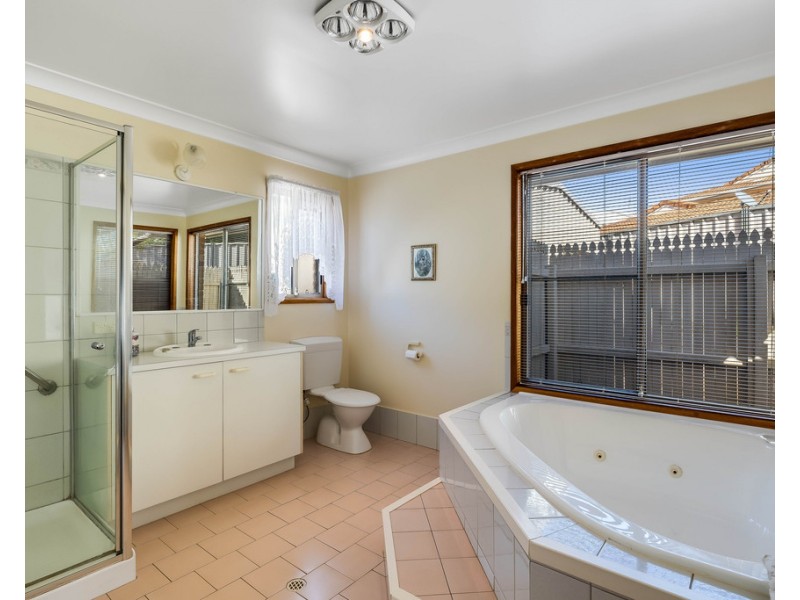 28 Jenna Court, Kearneys Spring QLD 4350