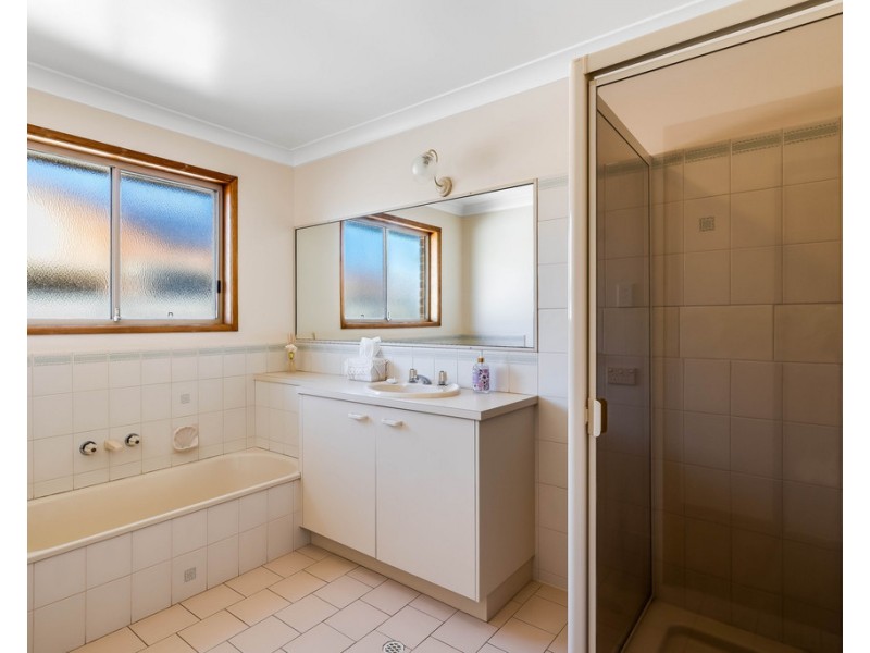 28 Jenna Court, Kearneys Spring QLD 4350