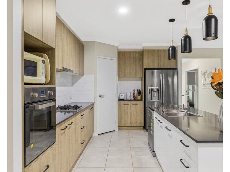 20 Meares Street, Kearneys Spring QLD 4350