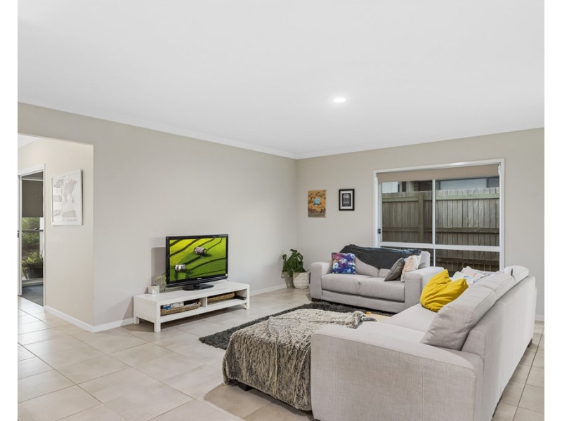 20 Meares Street, Kearneys Spring QLD 4350