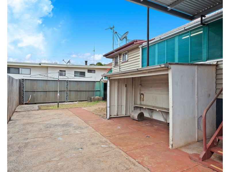 163 Taylor Street, Wilsonton QLD 4350