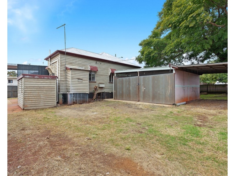 163 Taylor Street, Wilsonton QLD 4350