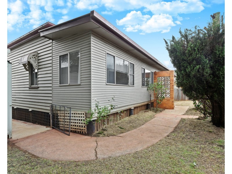 163 Taylor Street, Wilsonton QLD 4350