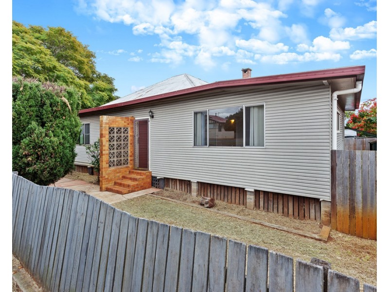 163 Taylor Street, Wilsonton QLD 4350