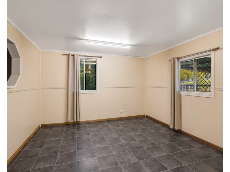 2 Woden Street, Murphys Creek QLD 4352