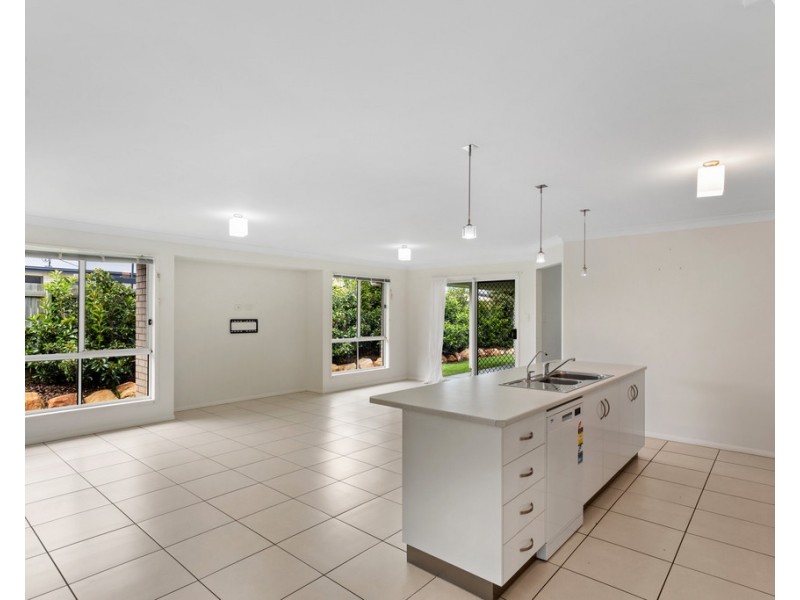 4 Wandoo Crescent, Westbrook QLD 4350