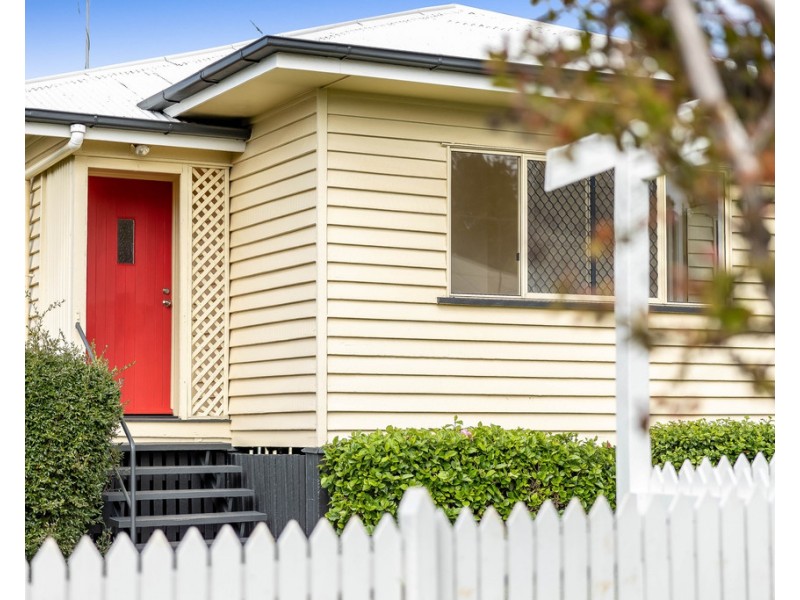 24 Elizabeth Street, South Toowoomba QLD 4350