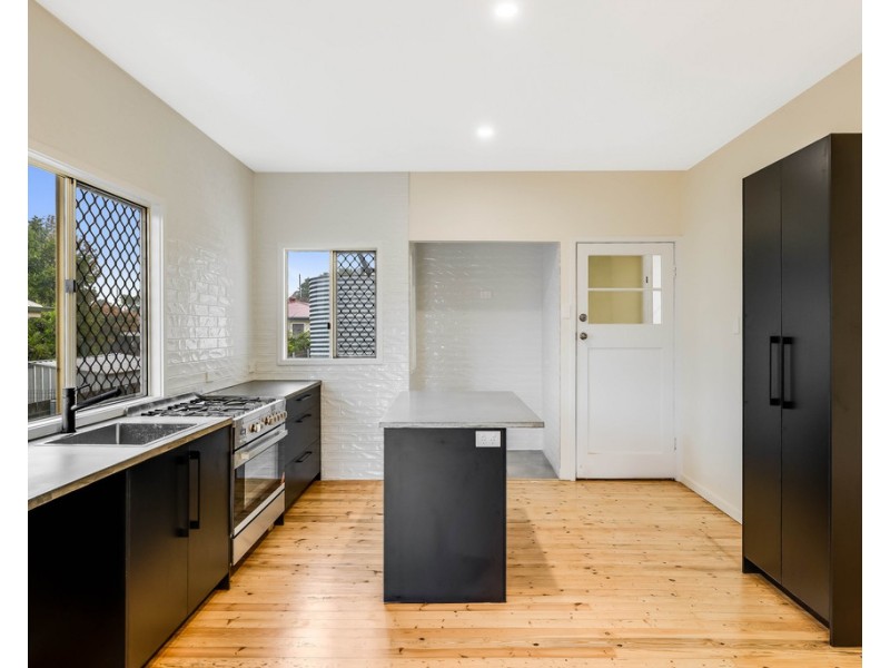 24 Elizabeth Street, South Toowoomba QLD 4350