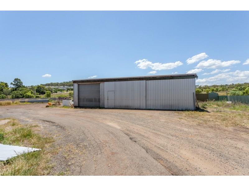 595 South Street, Glenvale QLD 4350