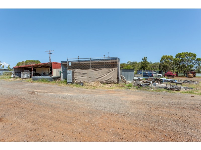 595 South Street, Glenvale QLD 4350