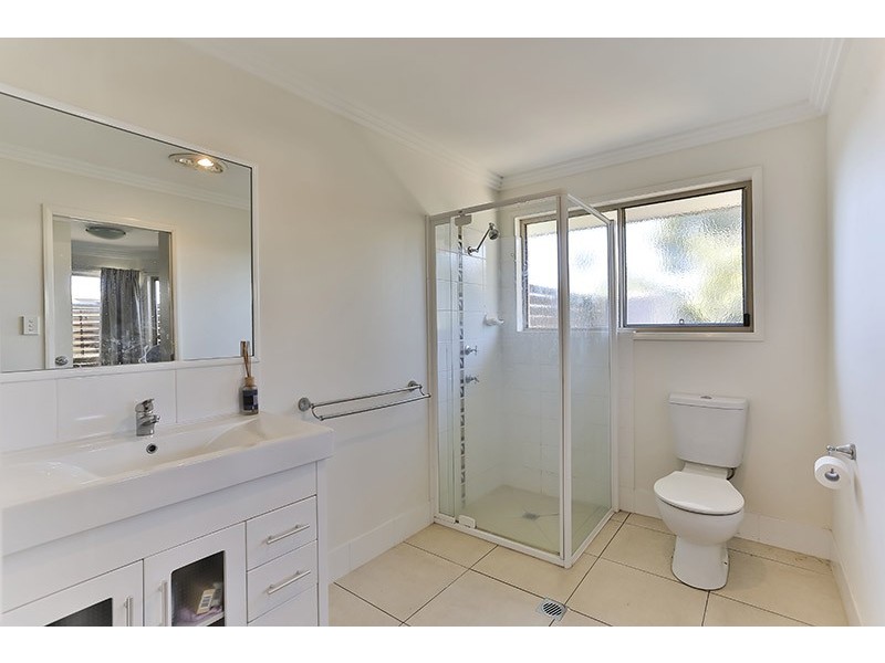 Unit 2/381 Greenwattle Street, Wilsonton QLD 4350