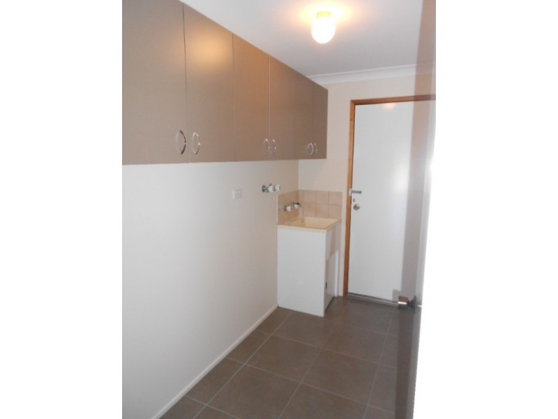 2/11 Lillian Court, Harristown QLD 4350