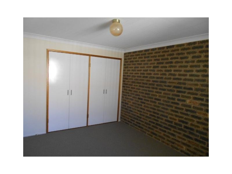 2/11 Lillian Court, Harristown QLD 4350