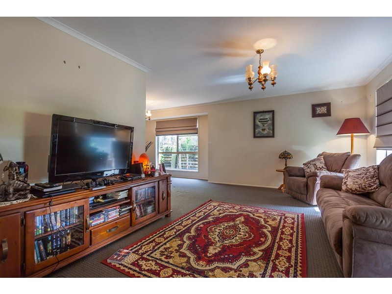 4 Karyn Street, Centenary Heights QLD 4350