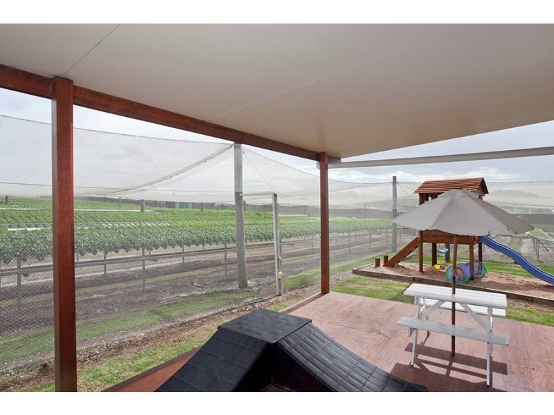 516 South Street, Glenvale QLD 4350