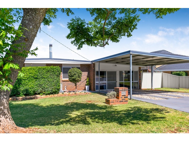 56 Noll Street, Kearneys Spring QLD 4350