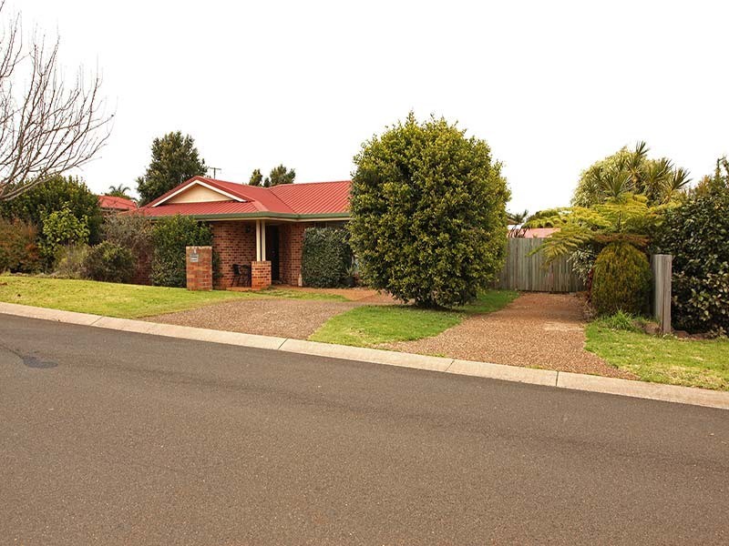 14 Stoneyhurst Court, Glenvale QLD 4350