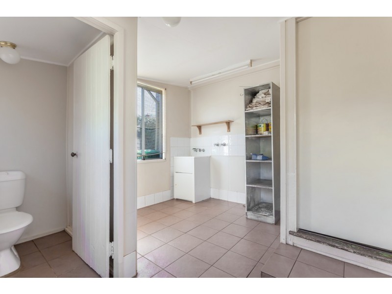 16 Charles Street, Newtown QLD 4350